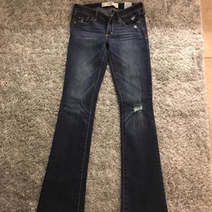 2x$15 - A&F distressed jeans // Size 00